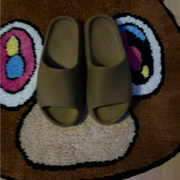 Yeezy Shoes - Yeezy Olive Green Slide Slippers